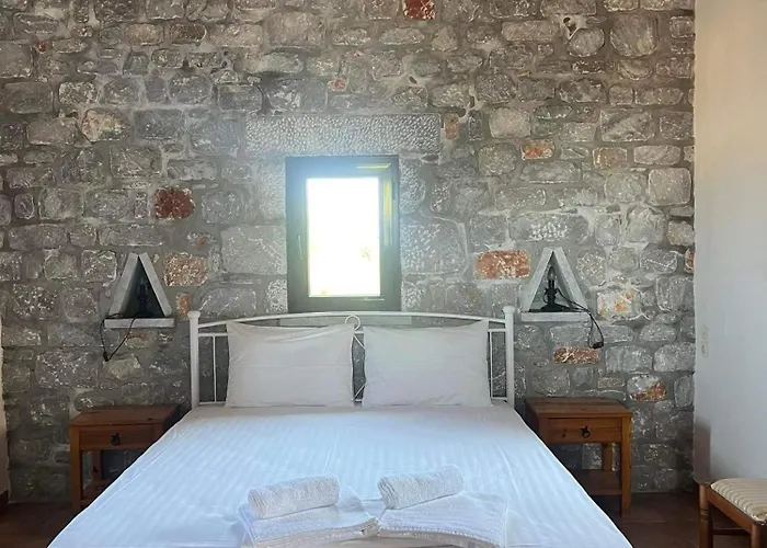 Torre Di Maina Charouda